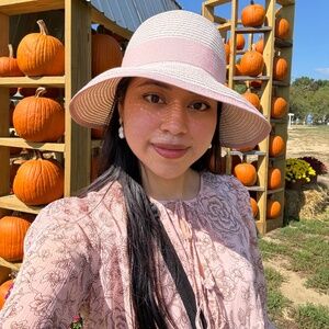 Meet your Posher, Jacqueline